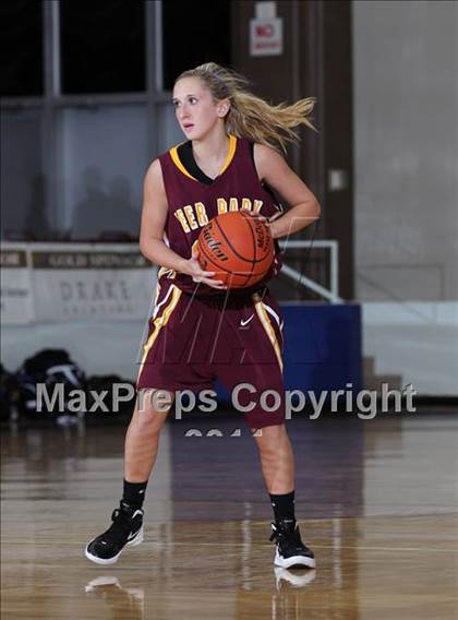 Thumbnail 2 in Deer Park vs. Pasadena Memorial (McDonald's Texas Invitational) photogallery.