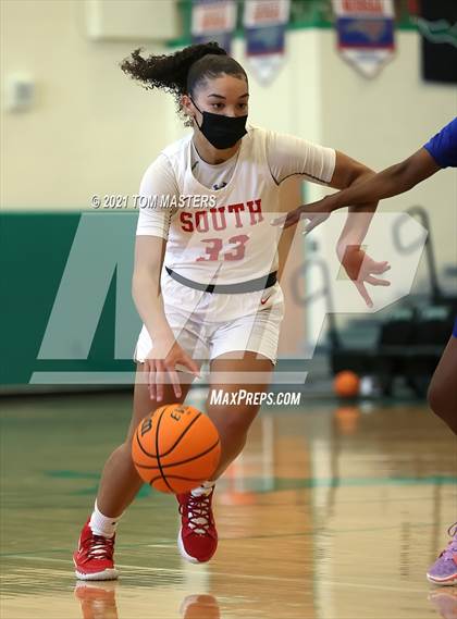 Thumbnail 1 in Charlotte Christian vs. South Mecklenburg photogallery.