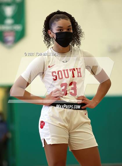 Thumbnail 1 in Charlotte Christian vs. South Mecklenburg photogallery.