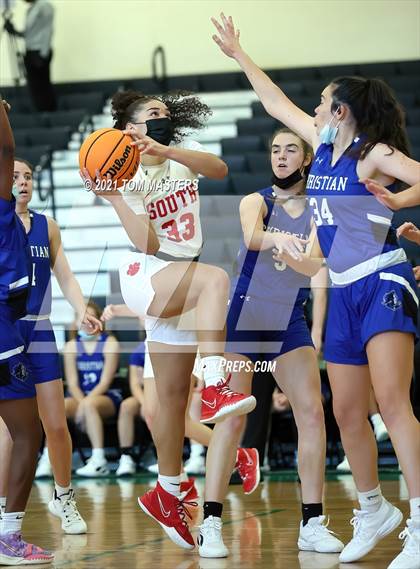 Thumbnail 3 in Charlotte Christian vs. South Mecklenburg photogallery.
