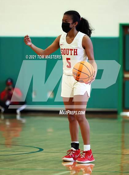 Thumbnail 1 in Charlotte Christian vs. South Mecklenburg photogallery.