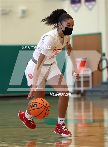Thumbnail 1 in Charlotte Christian vs. South Mecklenburg photogallery.