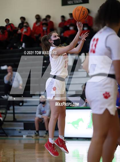 Thumbnail 2 in Charlotte Christian vs. South Mecklenburg photogallery.