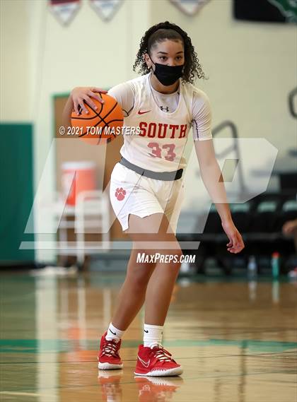 Thumbnail 2 in Charlotte Christian vs. South Mecklenburg photogallery.