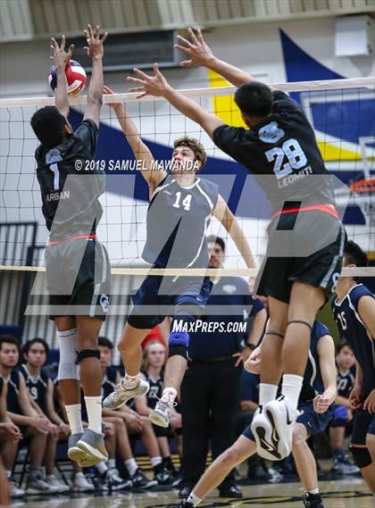 Thumbnail 1 in Venice vs Carson ( CIF LACS Division I Final) photogallery.