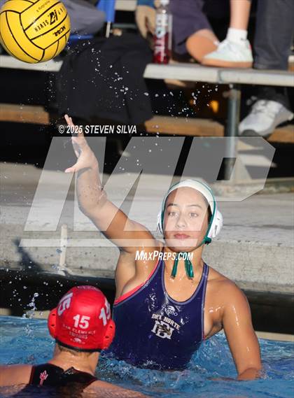 Thumbnail 2 in Del Norte vs. San Clemente (San Diego Beaches Tournament) photogallery.