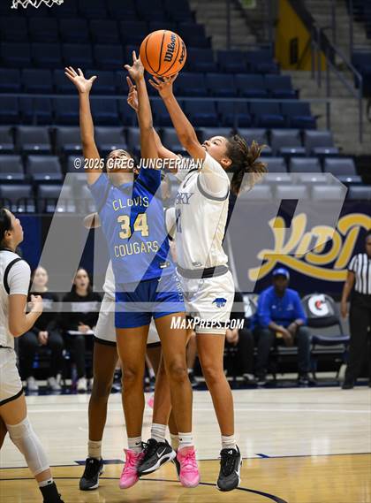Thumbnail 2 in Clovis vs. Priory (Jason Kidd Invitational) photogallery.