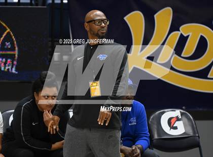 Thumbnail 1 in Clovis vs. Priory (Jason Kidd Invitational) photogallery.