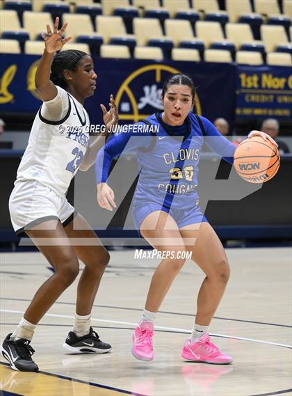 Thumbnail 2 in Clovis vs. Priory (Jason Kidd Invitational) photogallery.