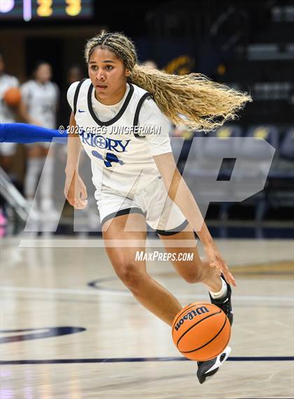 Thumbnail 2 in Clovis vs. Priory (Jason Kidd Invitational) photogallery.