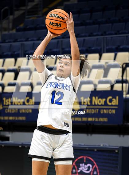 Thumbnail 2 in Clovis vs. Priory (Jason Kidd Invitational) photogallery.