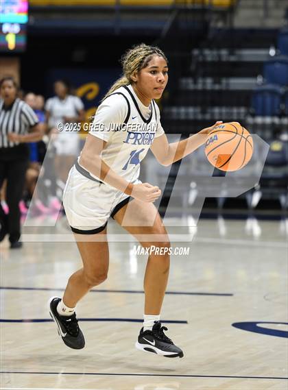 Thumbnail 2 in Clovis vs. Priory (Jason Kidd Invitational) photogallery.