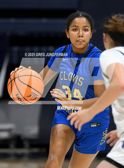 Thumbnail 1 in Clovis vs. Priory (Jason Kidd Invitational) photogallery.