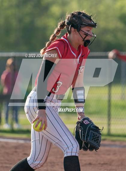 Thumbnail 2 in Lewisburg vs. Clinton photogallery.