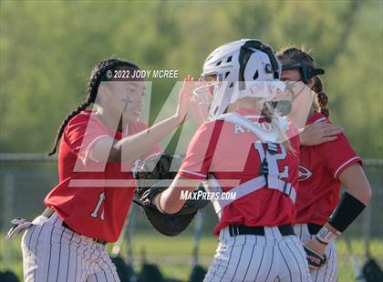 Thumbnail 3 in Lewisburg vs. Clinton photogallery.