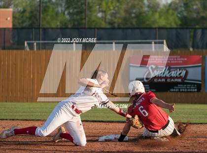 Thumbnail 3 in Lewisburg vs. Clinton photogallery.