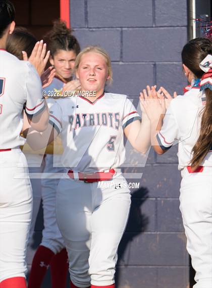 Thumbnail 3 in Lewisburg vs. Clinton photogallery.