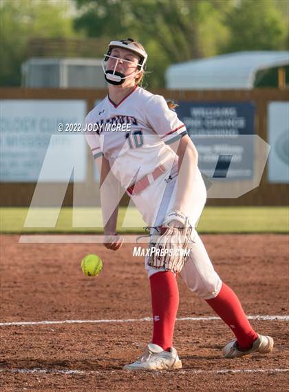 Thumbnail 3 in Lewisburg vs. Clinton photogallery.