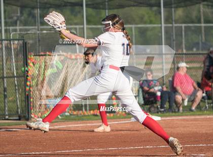 Thumbnail 2 in Lewisburg vs. Clinton photogallery.