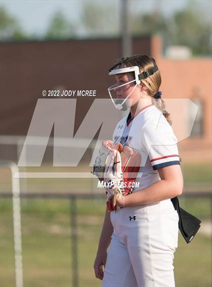 Thumbnail 3 in Lewisburg vs. Clinton photogallery.
