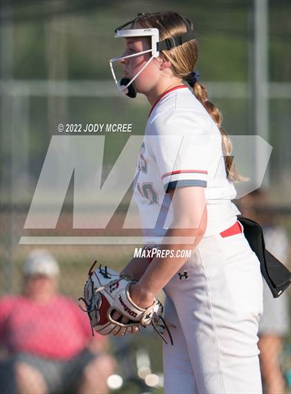 Thumbnail 2 in Lewisburg vs. Clinton photogallery.