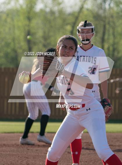 Thumbnail 2 in Lewisburg vs. Clinton photogallery.