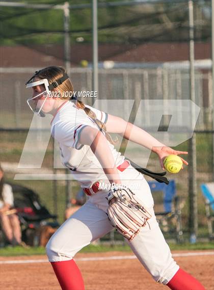 Thumbnail 3 in Lewisburg vs. Clinton photogallery.