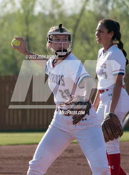 Thumbnail 2 in Lewisburg vs. Clinton photogallery.