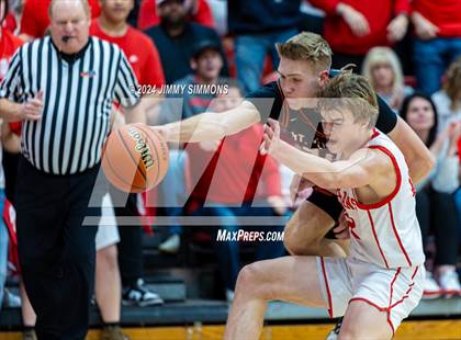 Thumbnail 2 in Mt. Vernon vs. Centralia (IHSA 3A Sectional Final) photogallery.