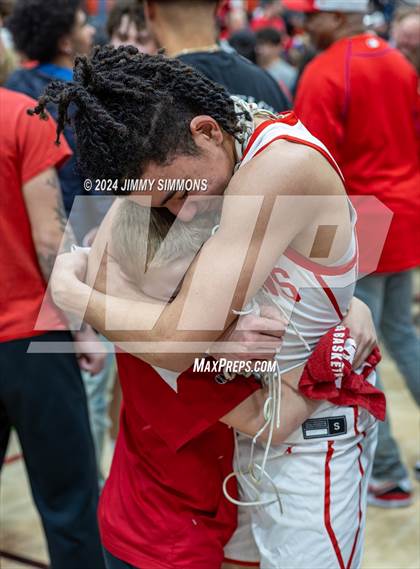 Thumbnail 1 in Mt. Vernon vs. Centralia (IHSA 3A Sectional Final) photogallery.
