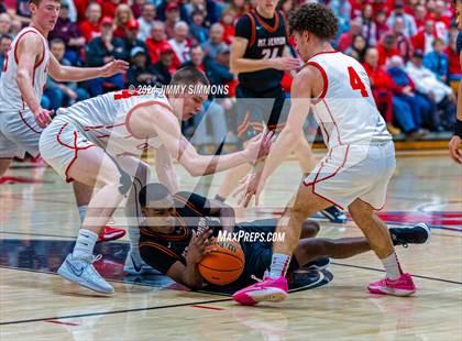 Thumbnail 2 in Mt. Vernon vs. Centralia (IHSA 3A Sectional Final) photogallery.