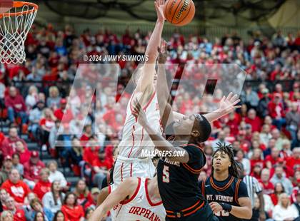 Thumbnail 1 in Mt. Vernon vs. Centralia (IHSA 3A Sectional Final) photogallery.