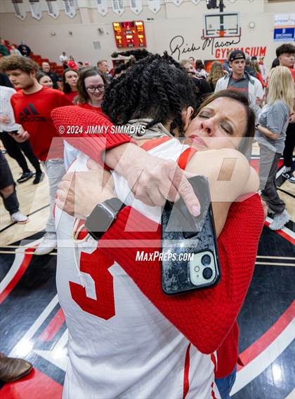 Thumbnail 2 in Mt. Vernon vs. Centralia (IHSA 3A Sectional Final) photogallery.