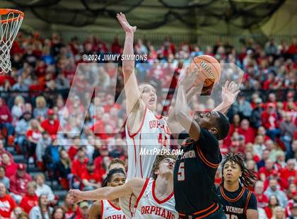 Thumbnail 2 in Mt. Vernon vs. Centralia (IHSA 3A Sectional Final) photogallery.