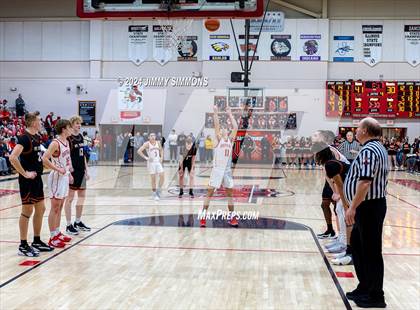 Thumbnail 1 in Mt. Vernon vs. Centralia (IHSA 3A Sectional Final) photogallery.