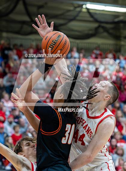 Thumbnail 1 in Mt. Vernon vs. Centralia (IHSA 3A Sectional Final) photogallery.