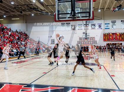 Thumbnail 2 in Mt. Vernon vs. Centralia (IHSA 3A Sectional Final) photogallery.