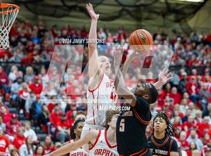 Thumbnail 3 in Mt. Vernon vs. Centralia (IHSA 3A Sectional Final) photogallery.