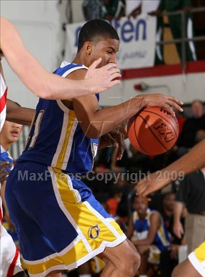 Thumbnail 1 in Mater Dei vs. Gahr (Pangos Dream Classic) photogallery.