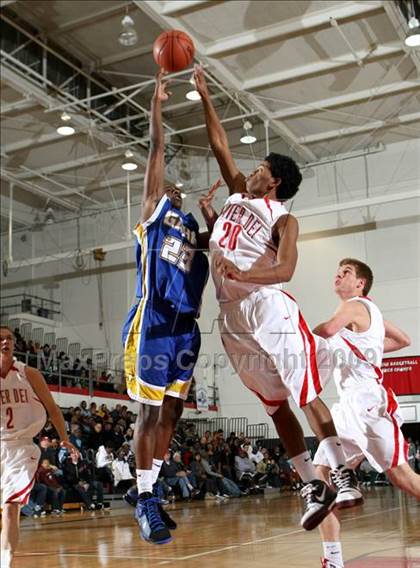 Thumbnail 1 in Mater Dei vs. Gahr (Pangos Dream Classic) photogallery.