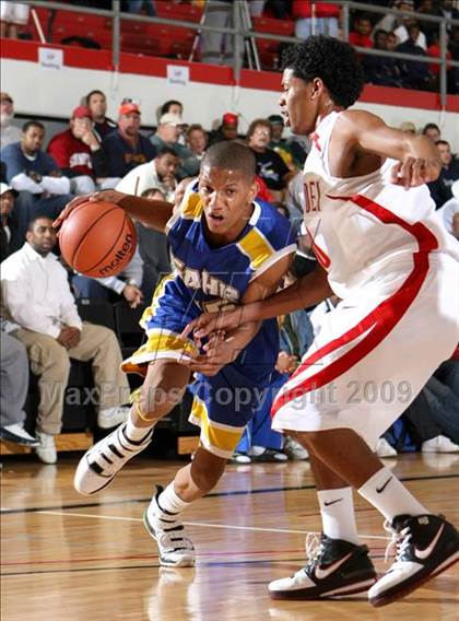 Thumbnail 1 in Mater Dei vs. Gahr (Pangos Dream Classic) photogallery.