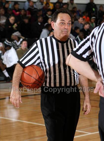 Thumbnail 2 in Mater Dei vs. Gahr (Pangos Dream Classic) photogallery.