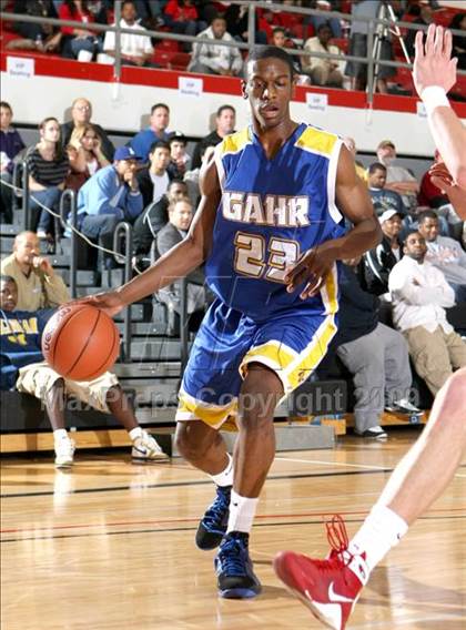 Thumbnail 2 in Mater Dei vs. Gahr (Pangos Dream Classic) photogallery.