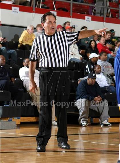 Thumbnail 2 in Mater Dei vs. Gahr (Pangos Dream Classic) photogallery.