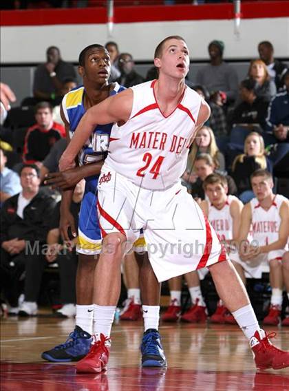 Thumbnail 1 in Mater Dei vs. Gahr (Pangos Dream Classic) photogallery.
