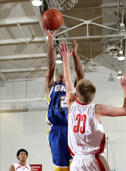 Thumbnail 1 in Mater Dei vs. Gahr (Pangos Dream Classic) photogallery.