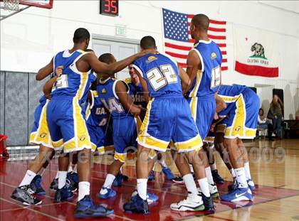 Thumbnail 1 in Mater Dei vs. Gahr (Pangos Dream Classic) photogallery.