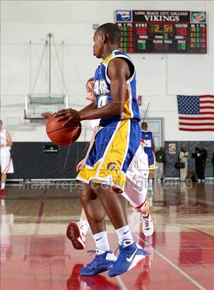 Thumbnail 1 in Mater Dei vs. Gahr (Pangos Dream Classic) photogallery.