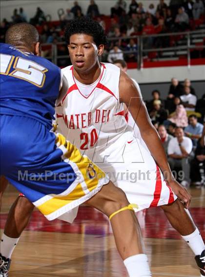 Thumbnail 1 in Mater Dei vs. Gahr (Pangos Dream Classic) photogallery.