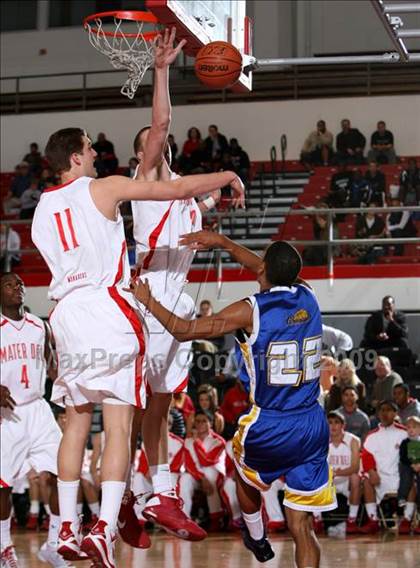 Thumbnail 2 in Mater Dei vs. Gahr (Pangos Dream Classic) photogallery.